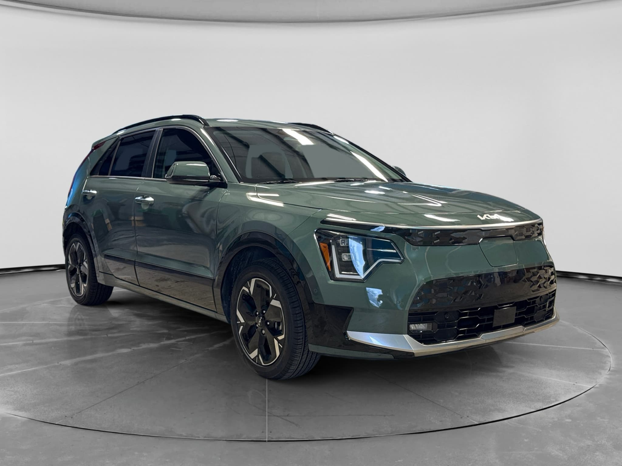 2023 Kia Niro EV view 4
