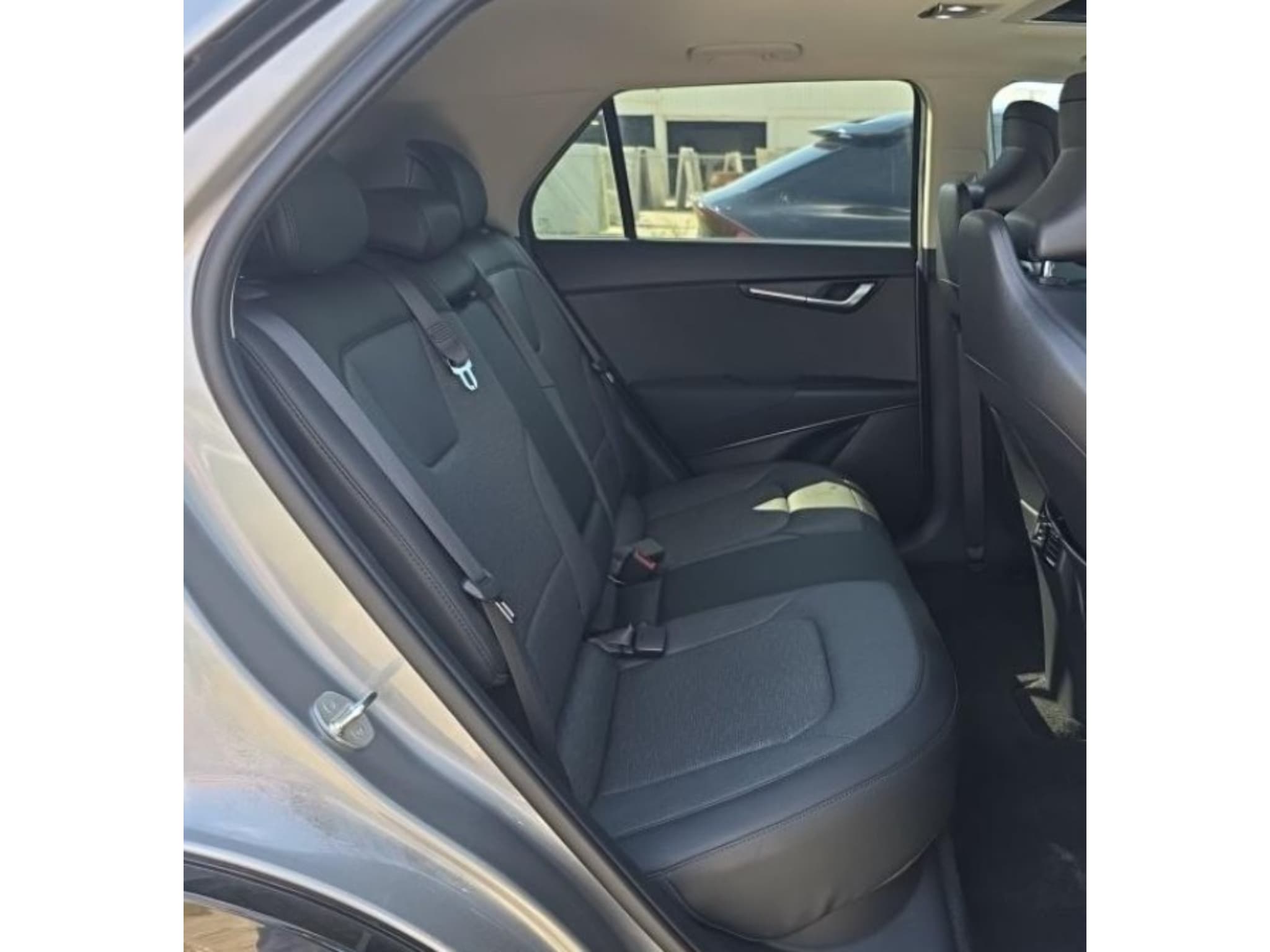 2023 Kia Niro EV view 6