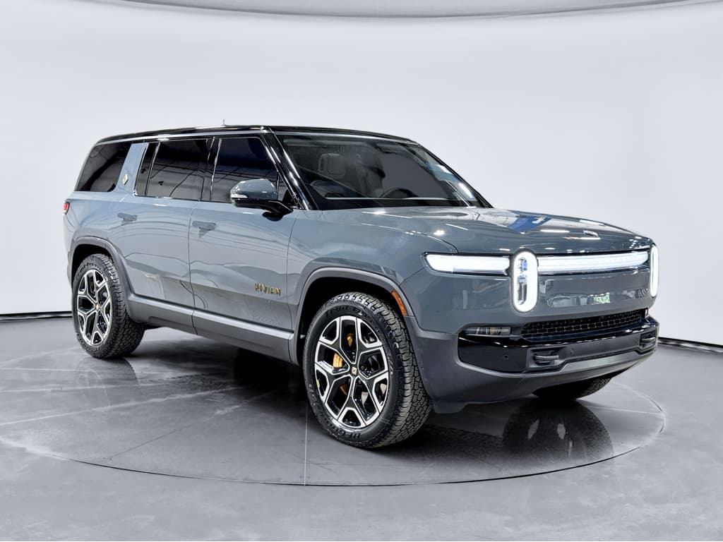 2026 Rivian R1S view 4