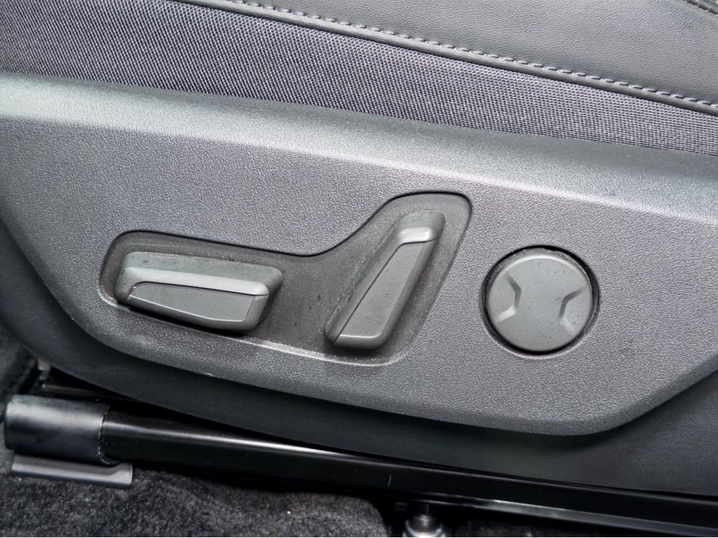 2023 Kia Niro EV view 6