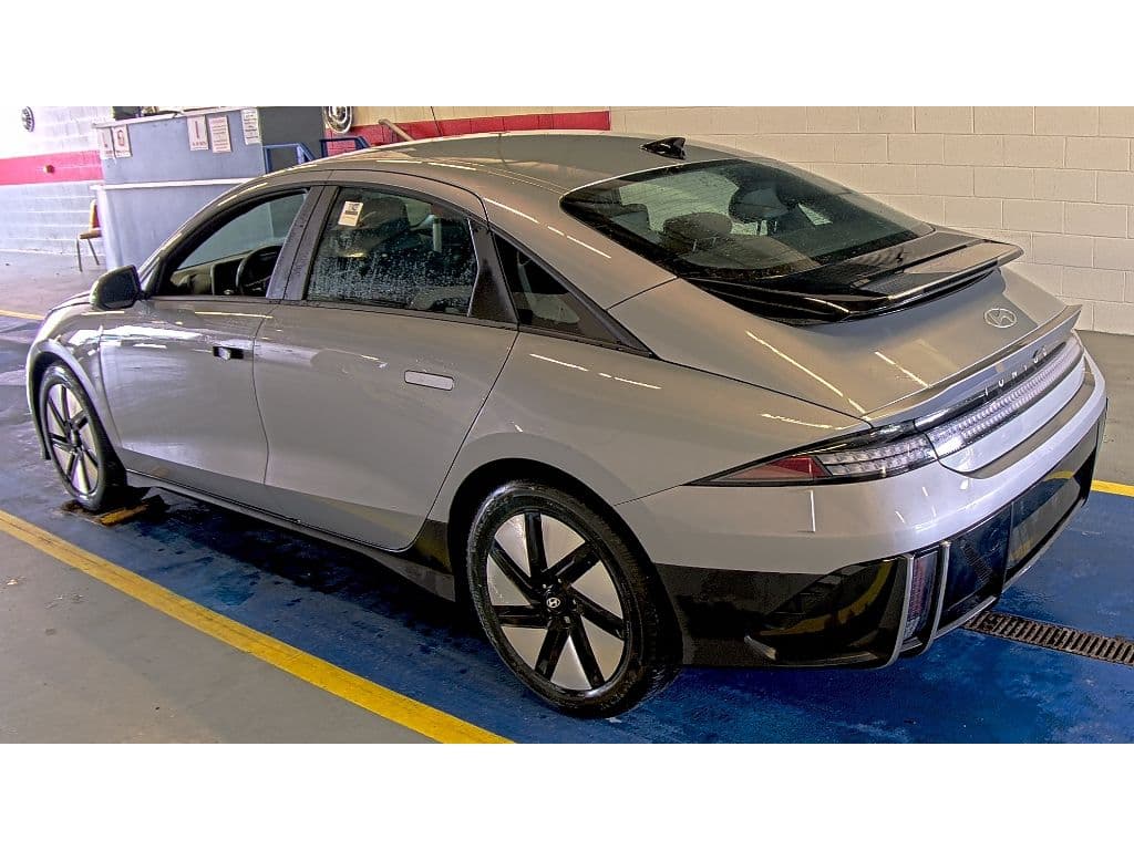 2024 Hyundai IONIQ 6 view 4