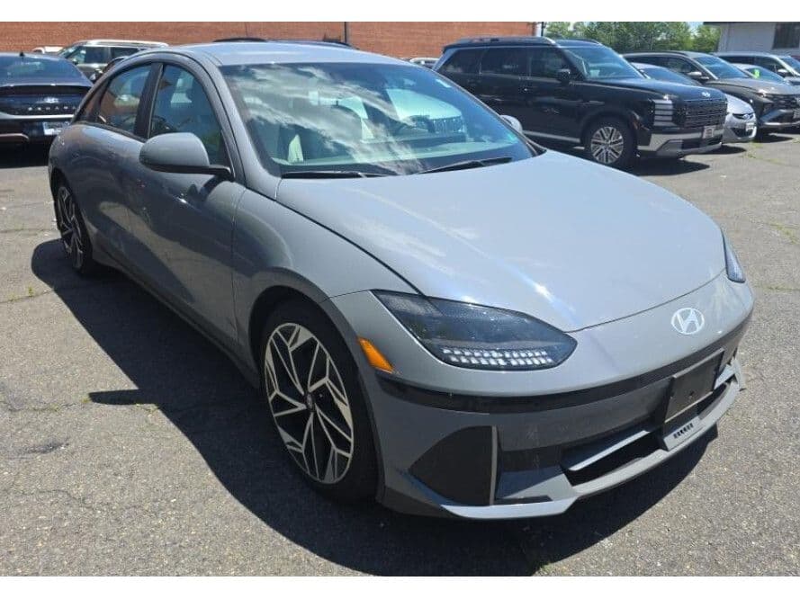 2024 Hyundai IONIQ 6 view 2