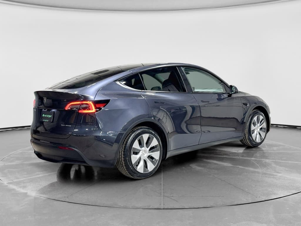 2024 Tesla Model Y view 3