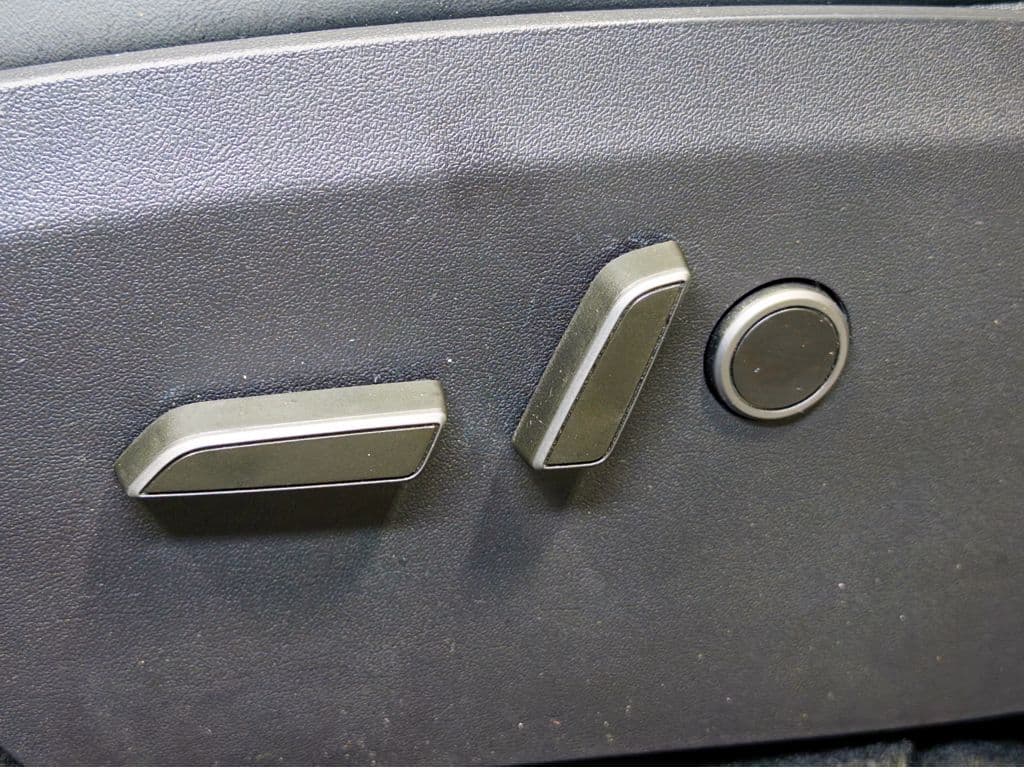 2024 Tesla Model Y view 6