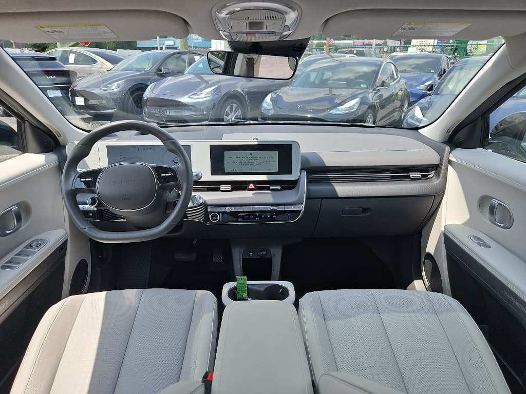 2022 Hyundai IONIQ 5 view 18