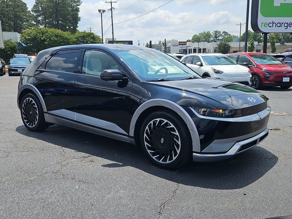 2022 Hyundai IONIQ 5 view 4