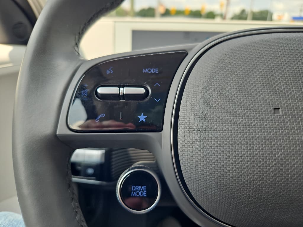 2022 Hyundai IONIQ 5 view 9