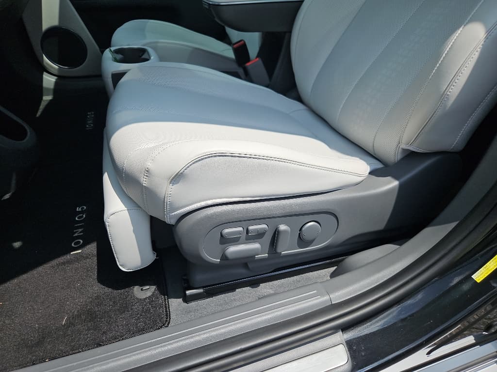 2022 Hyundai IONIQ 5 view 7