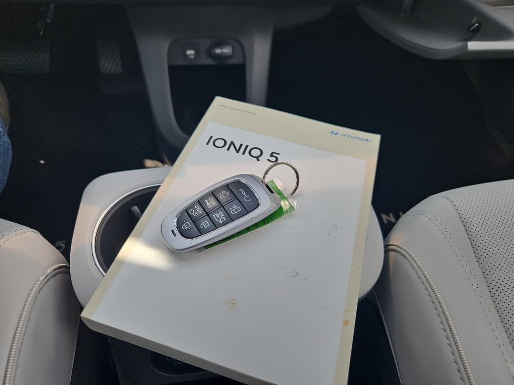2022 Hyundai IONIQ 5 view 21