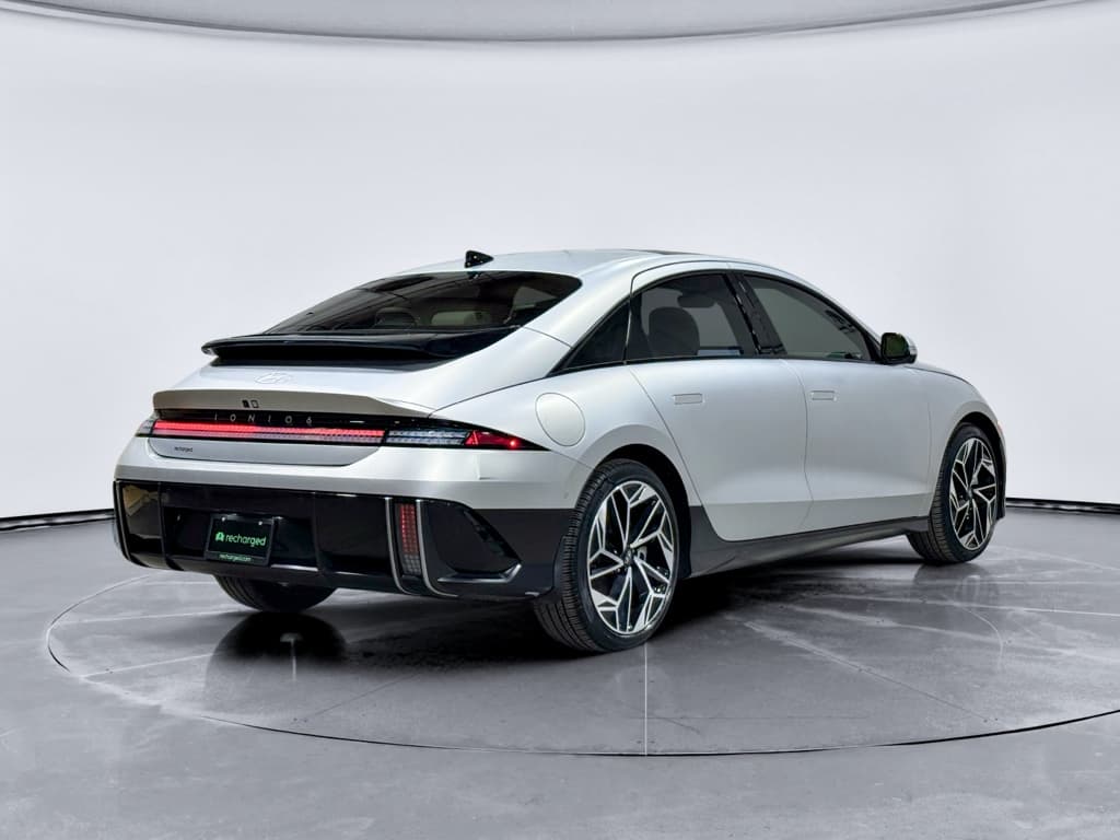 2024 Hyundai IONIQ 6 view 3