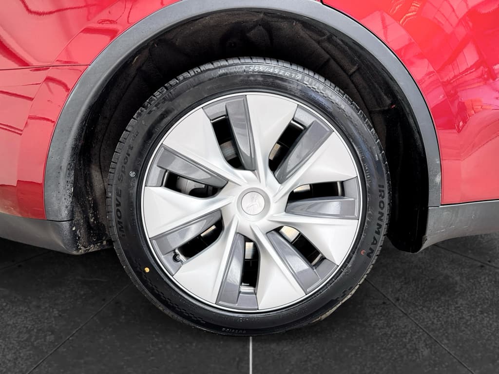2024 Tesla Model Y view 33