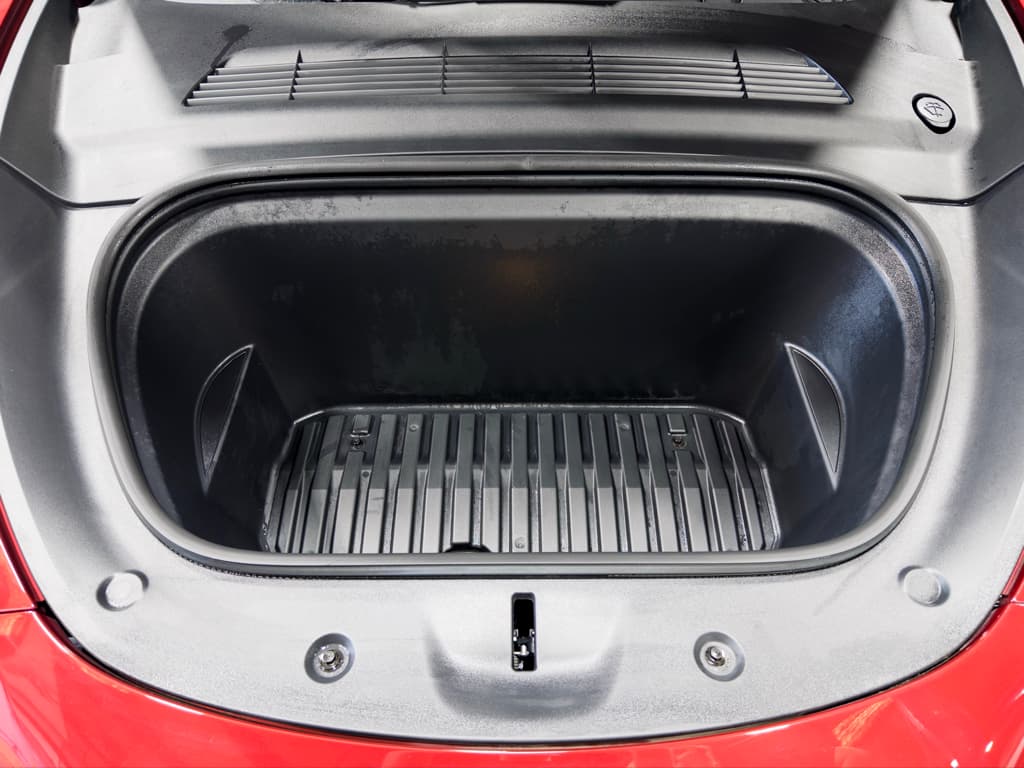 2024 Tesla Model Y view 24
