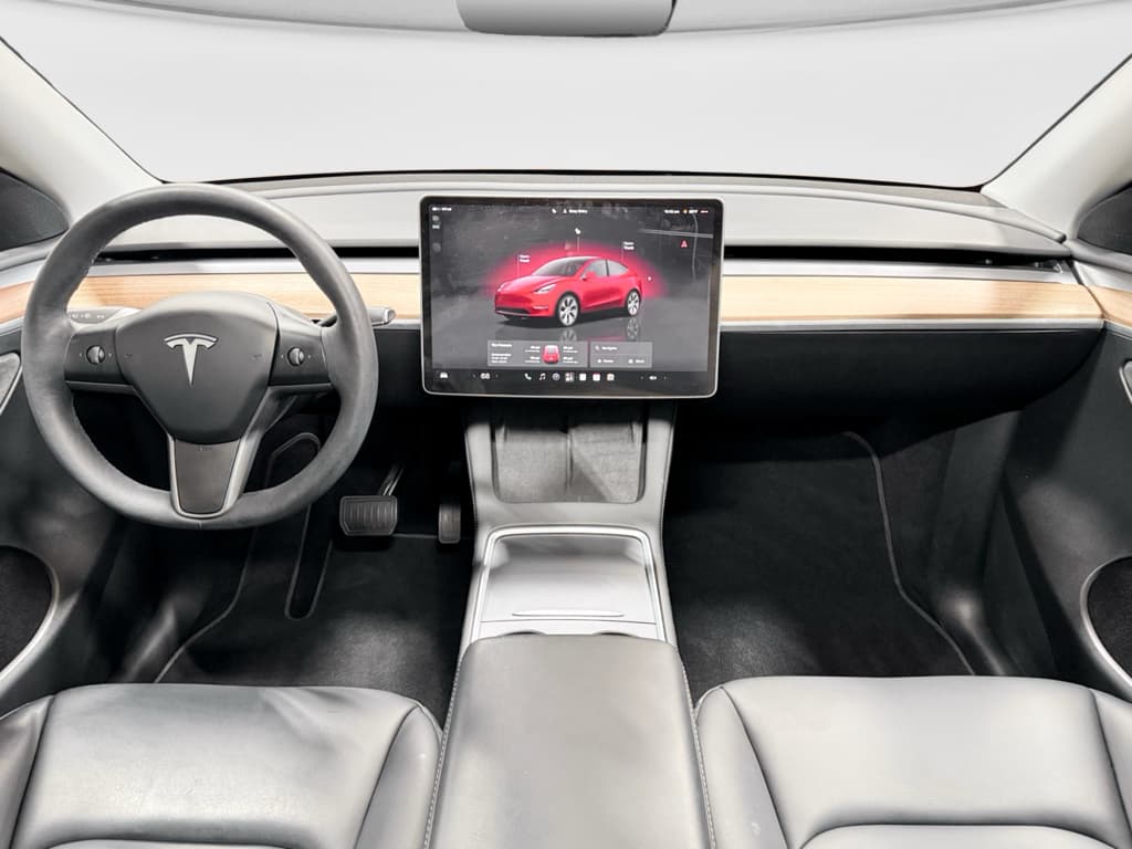 2024 Tesla Model Y view 14