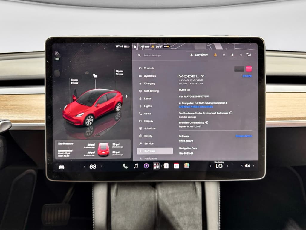 2024 Tesla Model Y view 10