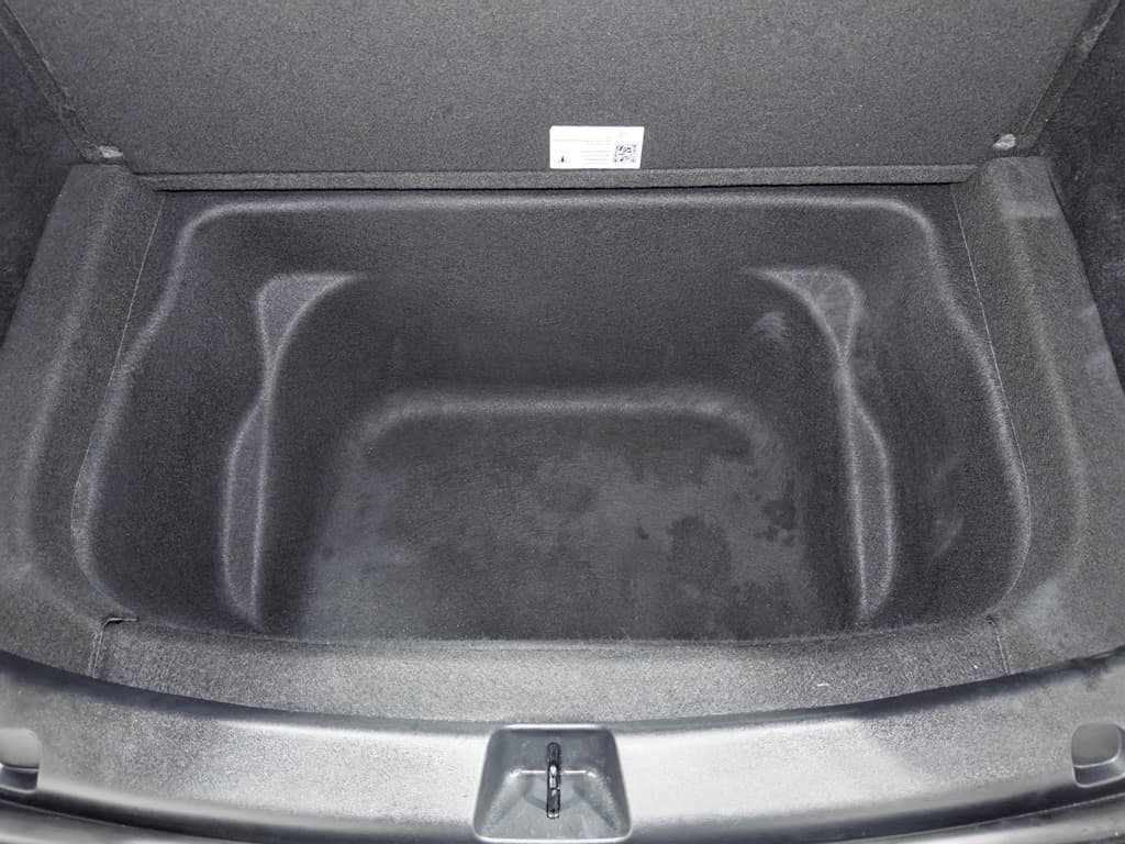 2024 Tesla Model Y view 26