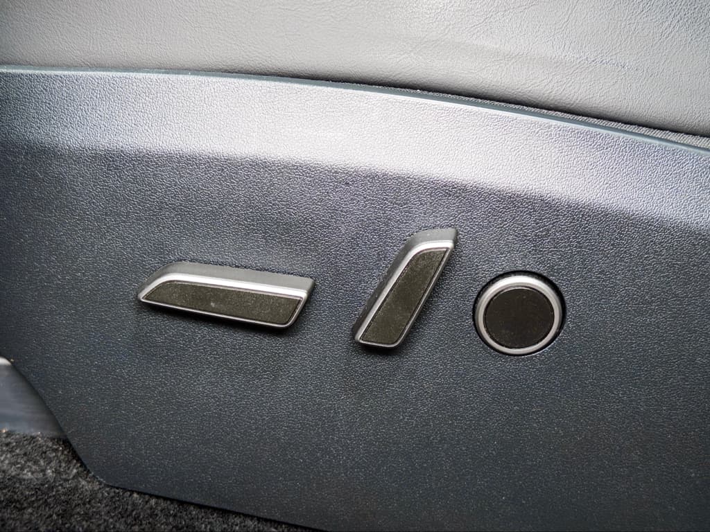 2024 Tesla Model Y view 6