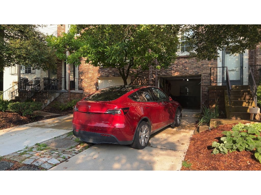 2024 Tesla Model Y view 3