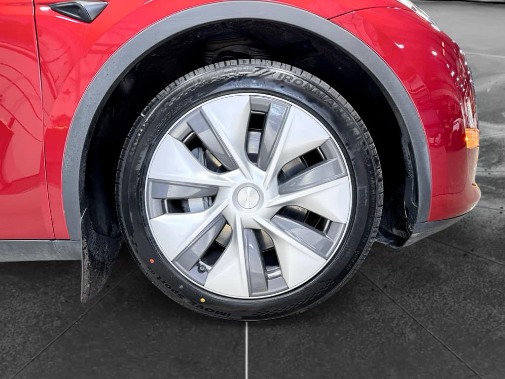 2024 Tesla Model Y view 35