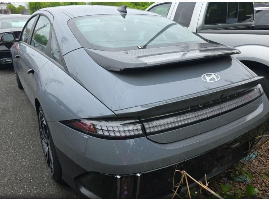 2024 Hyundai IONIQ 6 view 4
