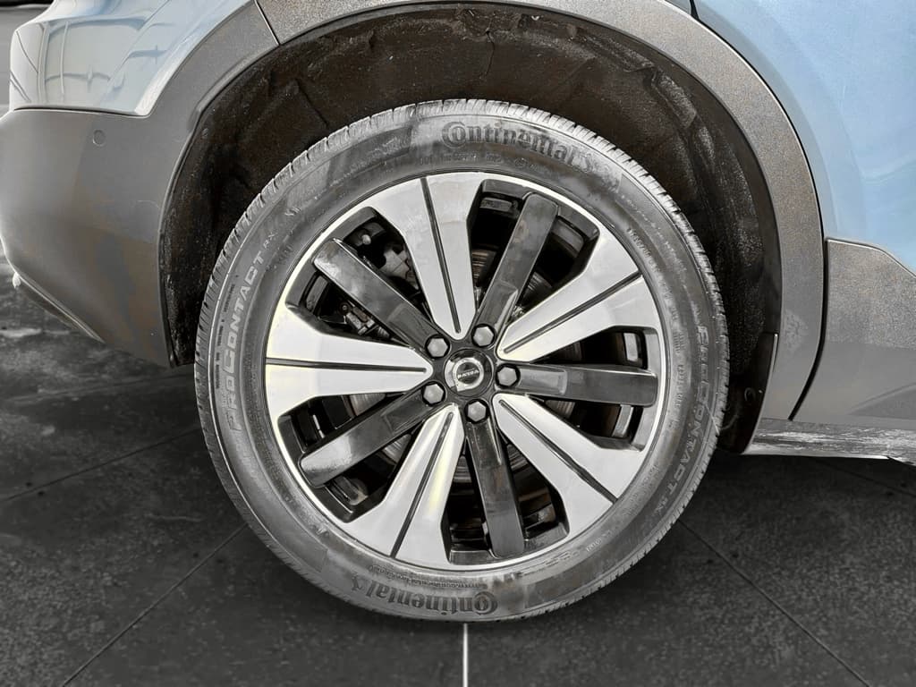 2023 Volvo XC40 view 37