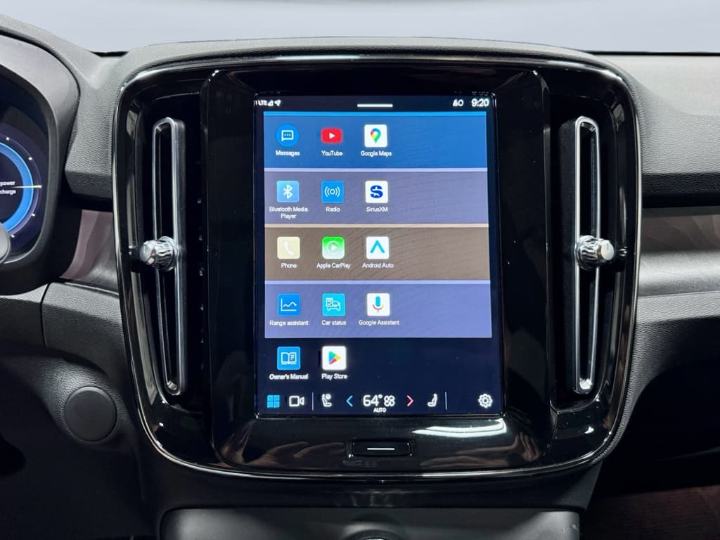 2023 Volvo XC40 view 11