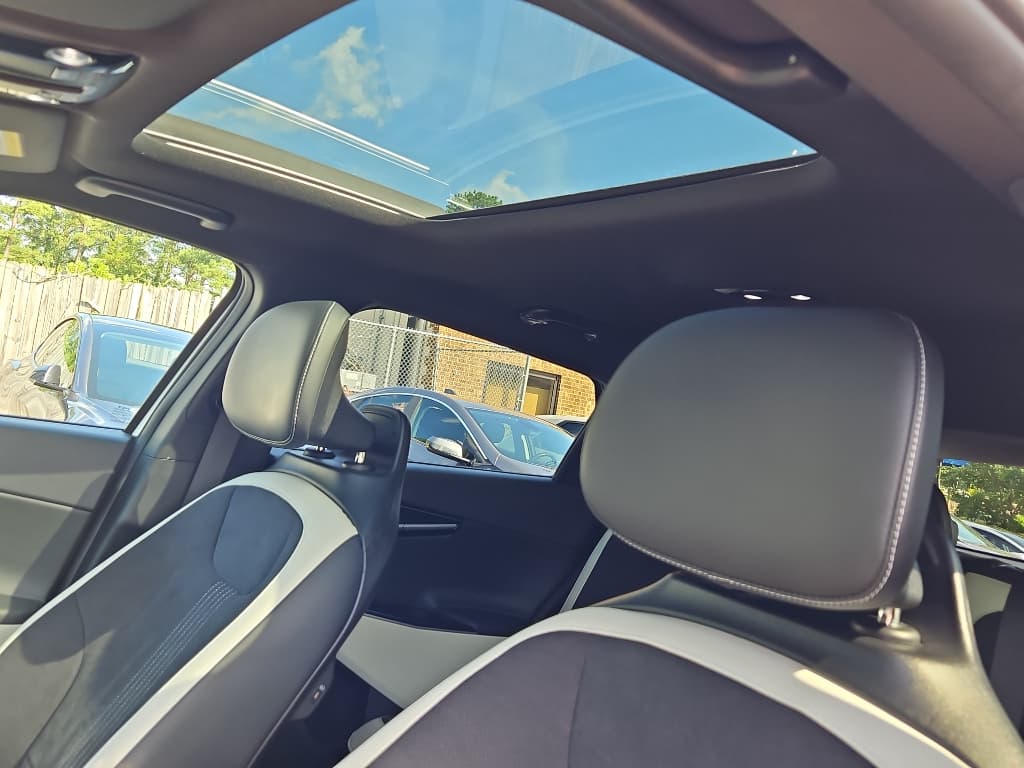 2022 Kia EV6 view 23