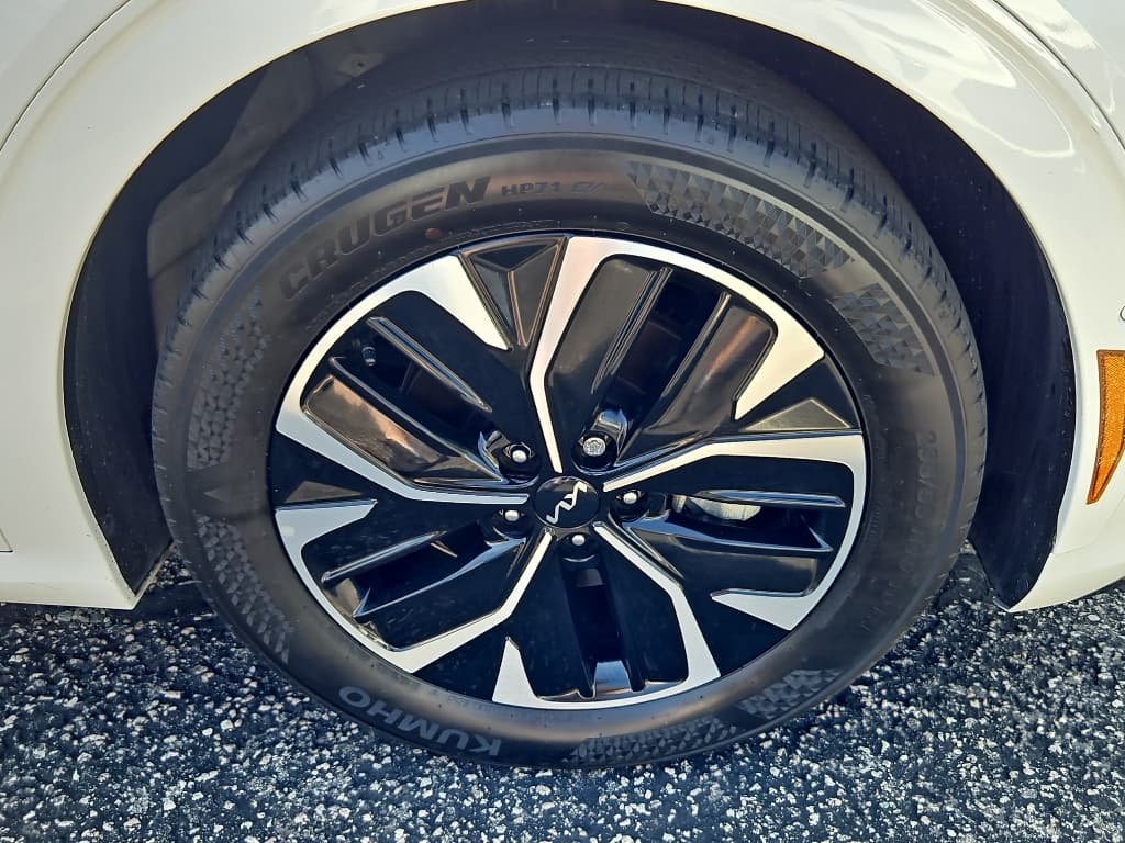 2022 Kia EV6 view 31