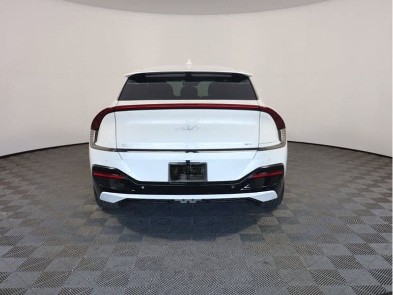 2022 Kia EV6 view 4