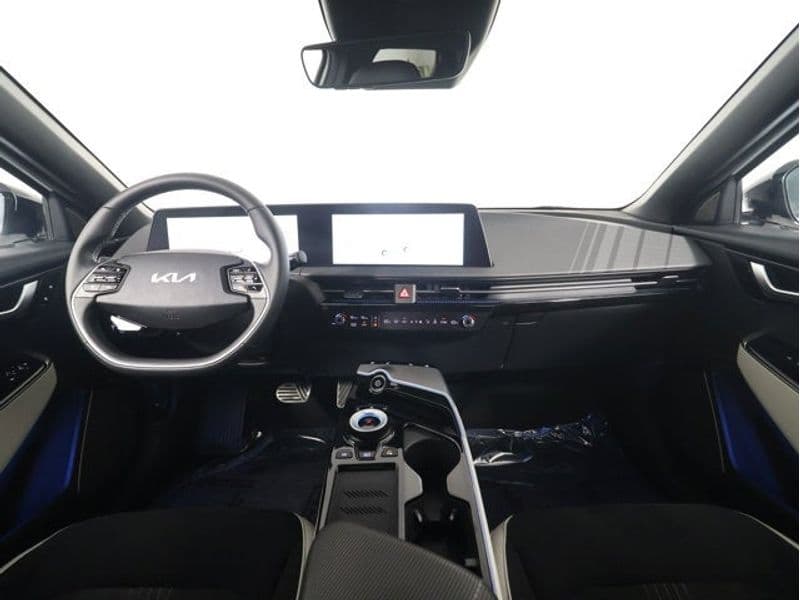 2022 Kia EV6 view 9