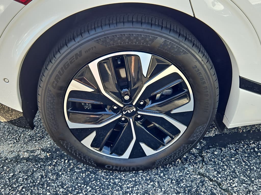 2022 Kia EV6 view 30