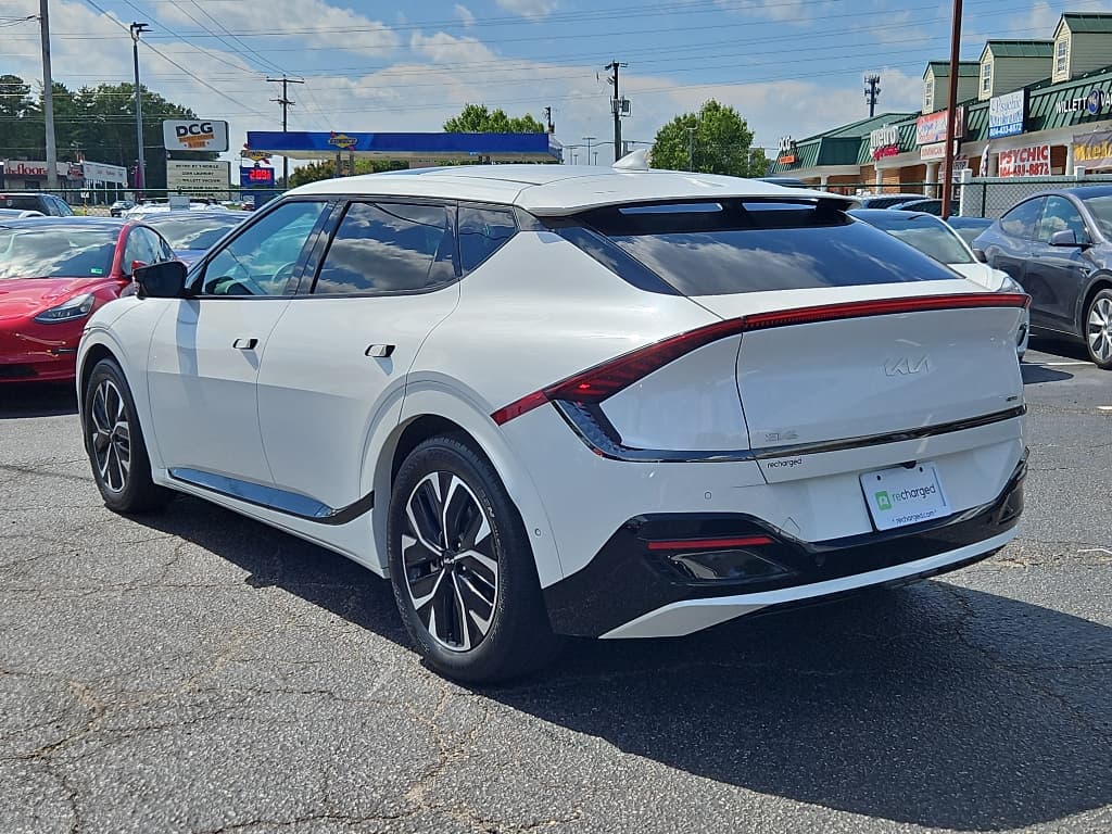 2022 Kia EV6 view 2