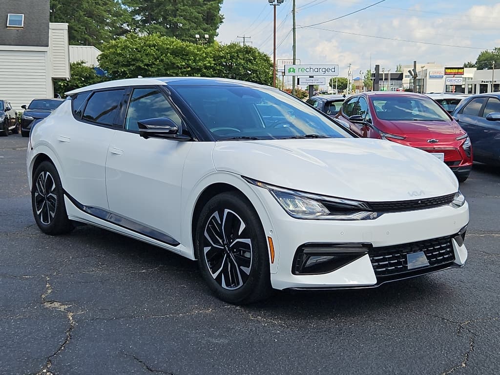 2022 Kia EV6 view 4