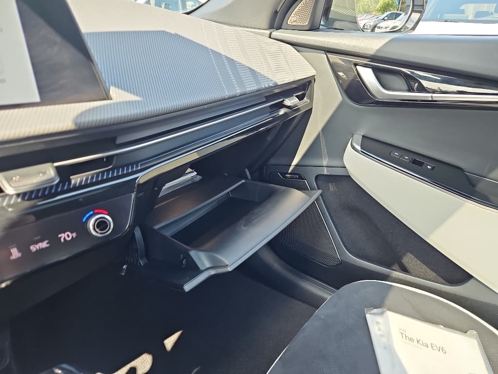 2022 Kia EV6 view 21