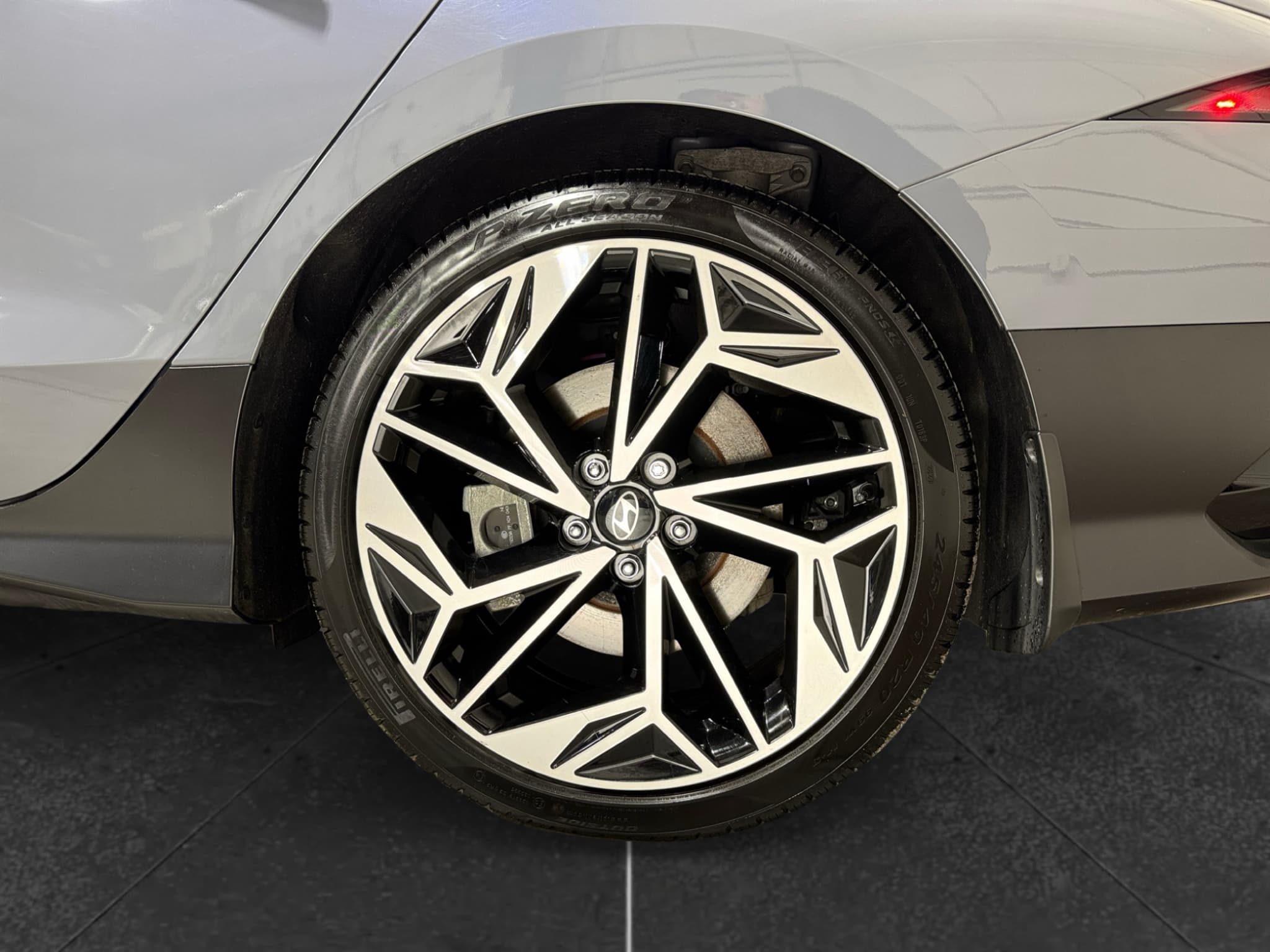 2024 Hyundai IONIQ 6 view 32