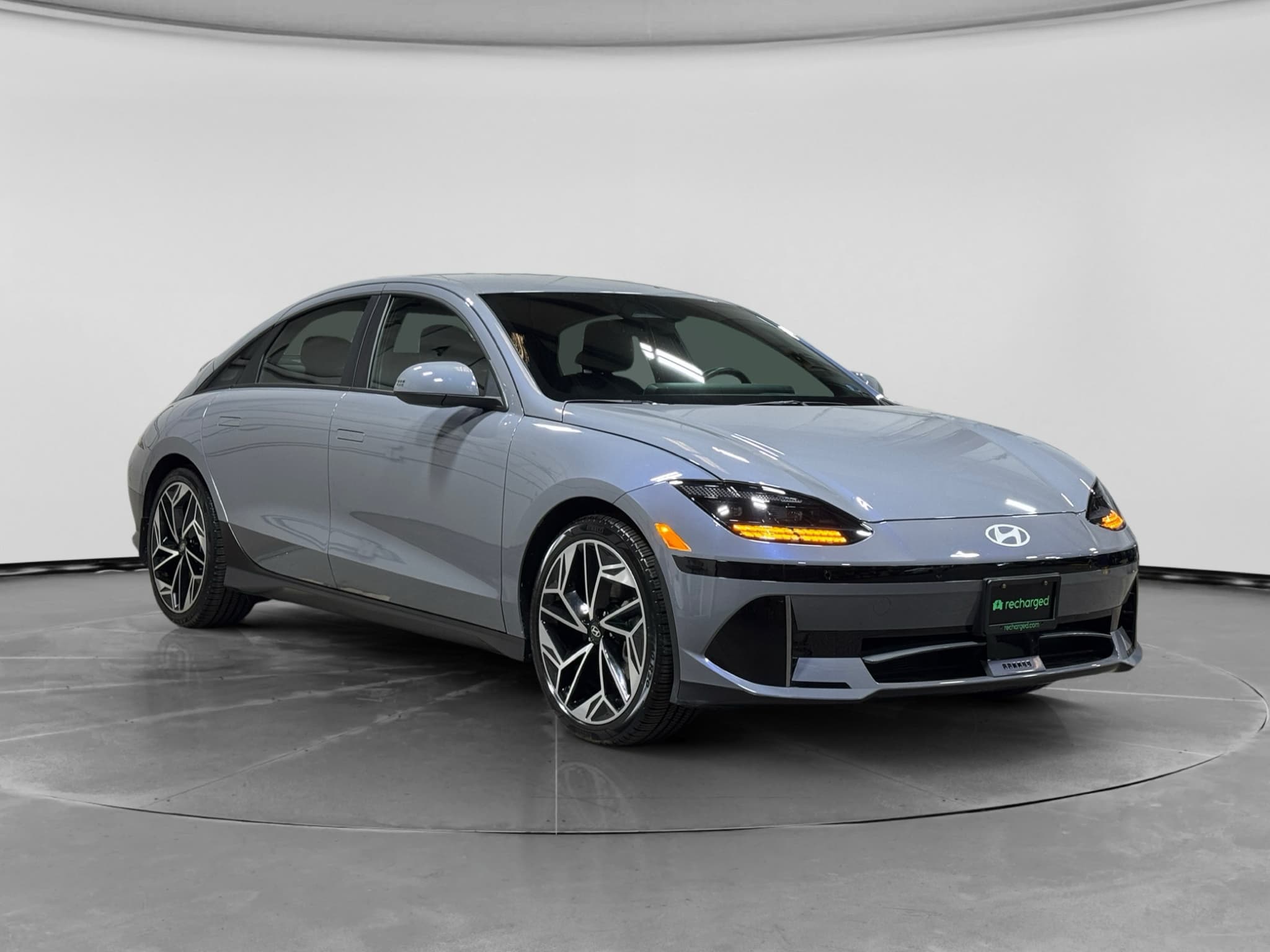 2024 Hyundai IONIQ 6 view 4