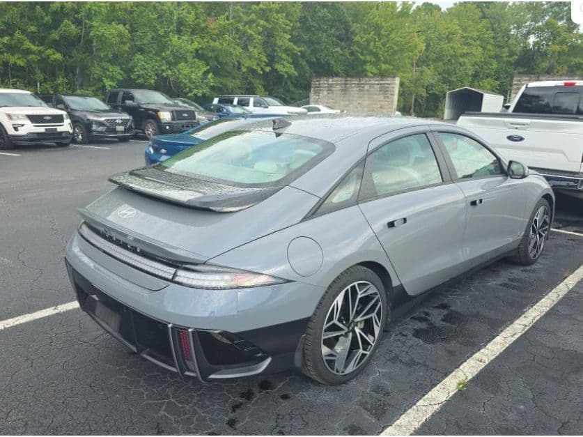 2024 Hyundai IONIQ 6 view 4