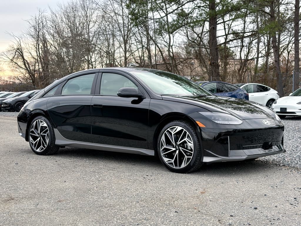 2024 Hyundai IONIQ 6 view 4