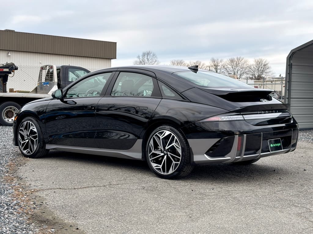 2024 Hyundai IONIQ 6 view 2