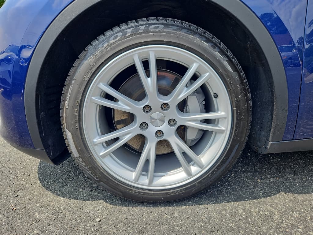 2021 Tesla Model Y view 22