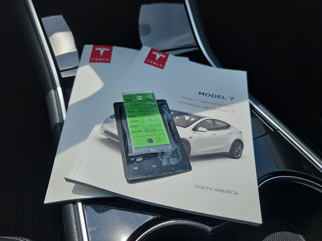 2021 Tesla Model Y view 15
