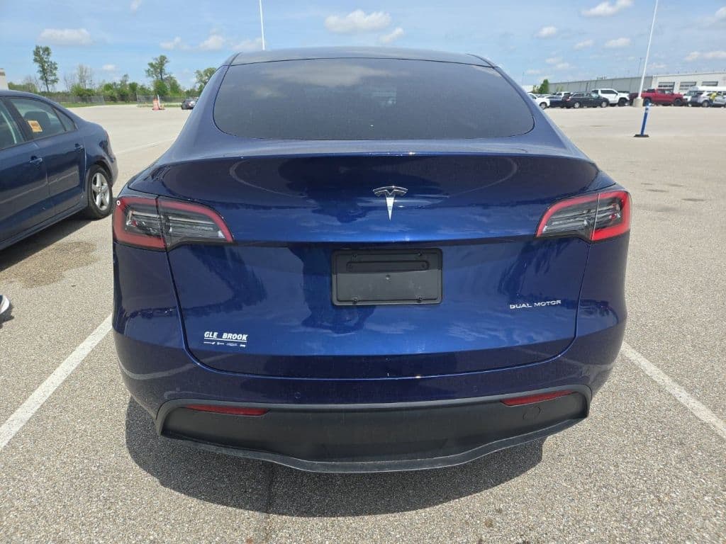 2021 Tesla Model Y view 3