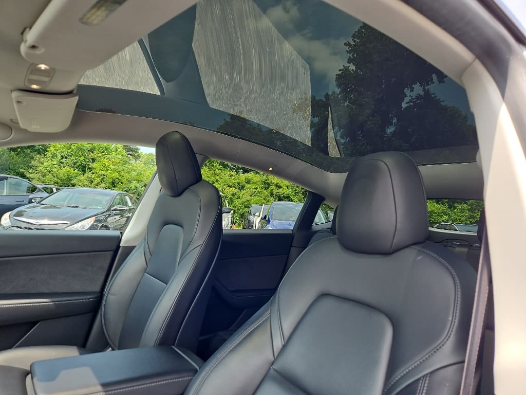2021 Tesla Model Y view 17