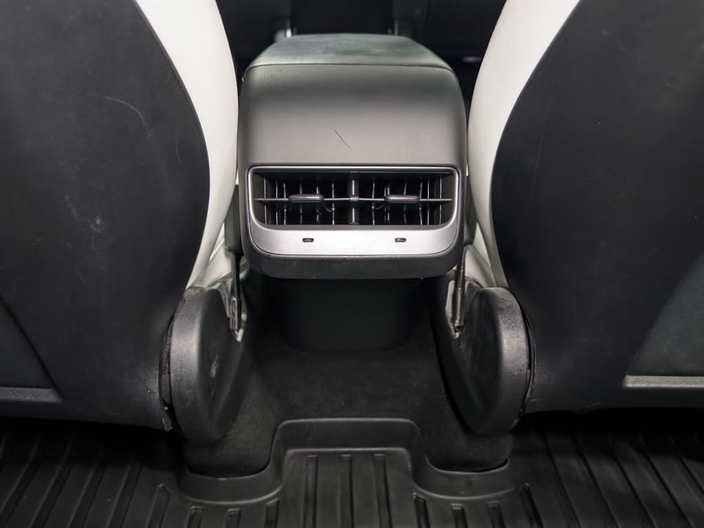 2021 Tesla Model Y view 20