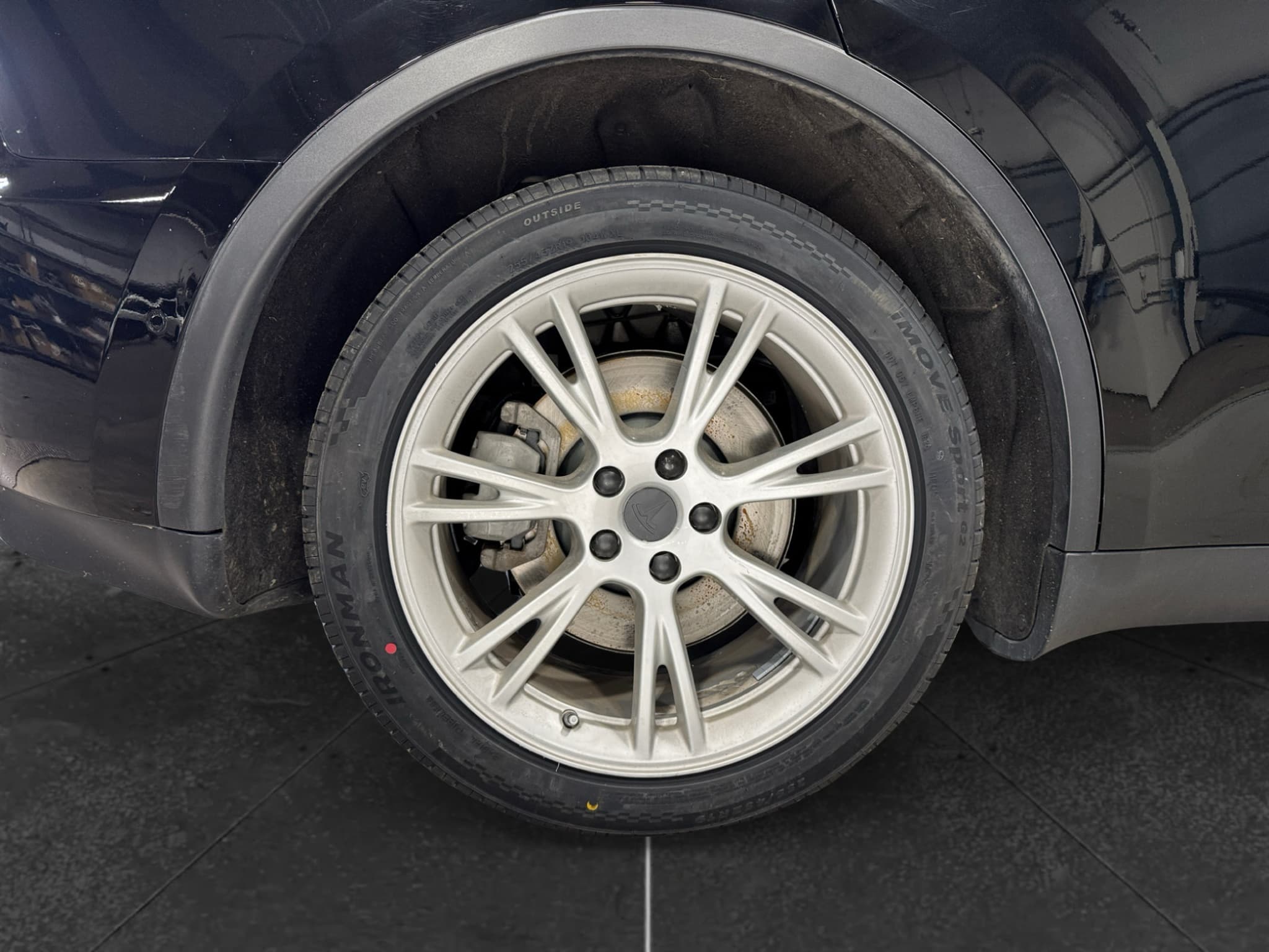 2021 Tesla Model Y view 34