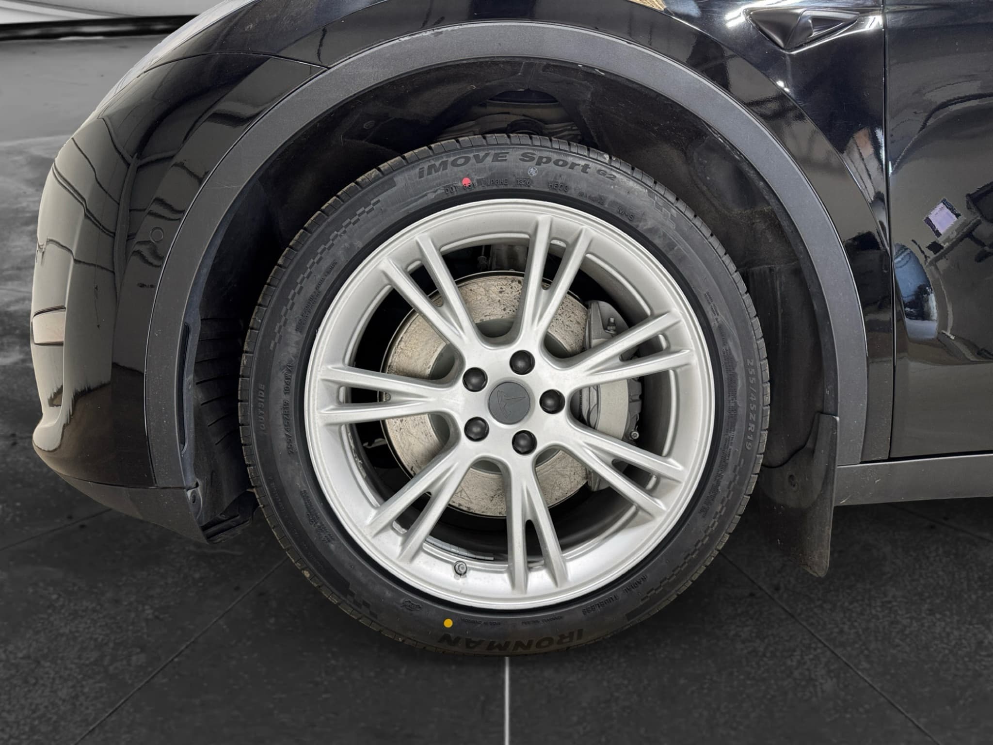 2021 Tesla Model Y view 30