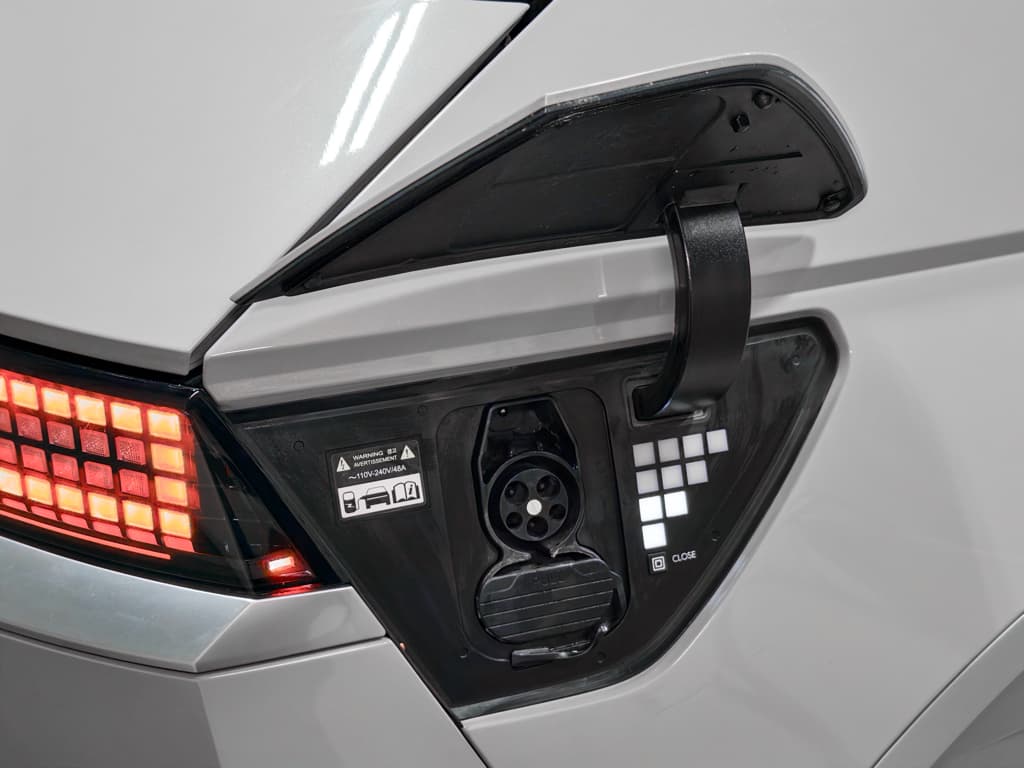 2022 Hyundai IONIQ 5 view 5