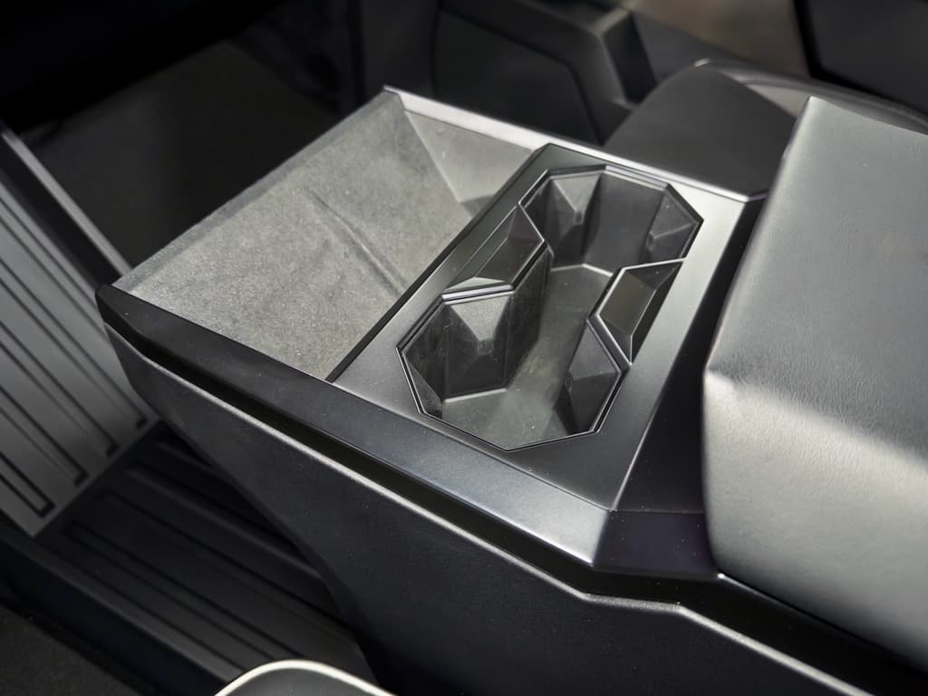 2025 Tesla Cybertruck view 17