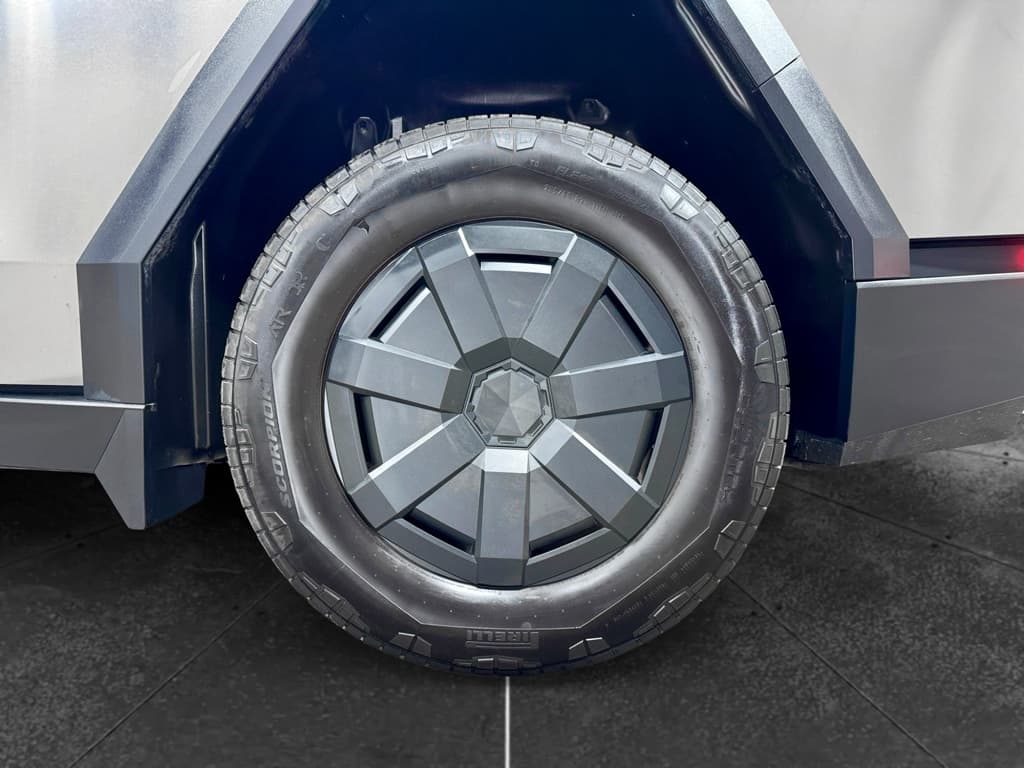 2025 Tesla Cybertruck view 32