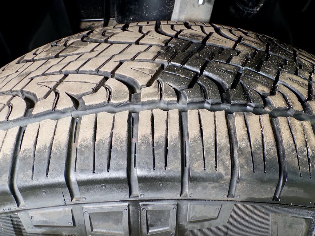 2025 Tesla Cybertruck view 33