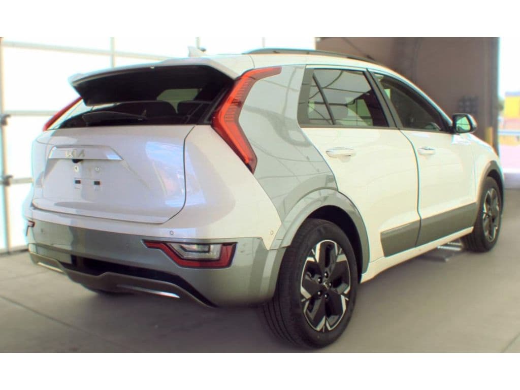 2024 Kia Niro EV view 3